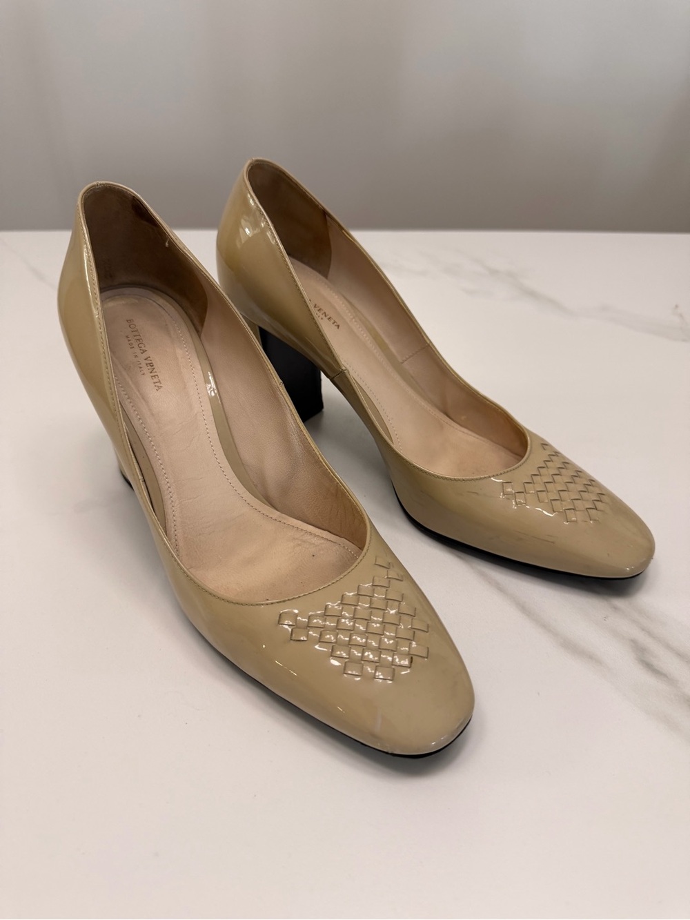 Bottega Veneta Beige Patent Leather Woven Toe Pumps